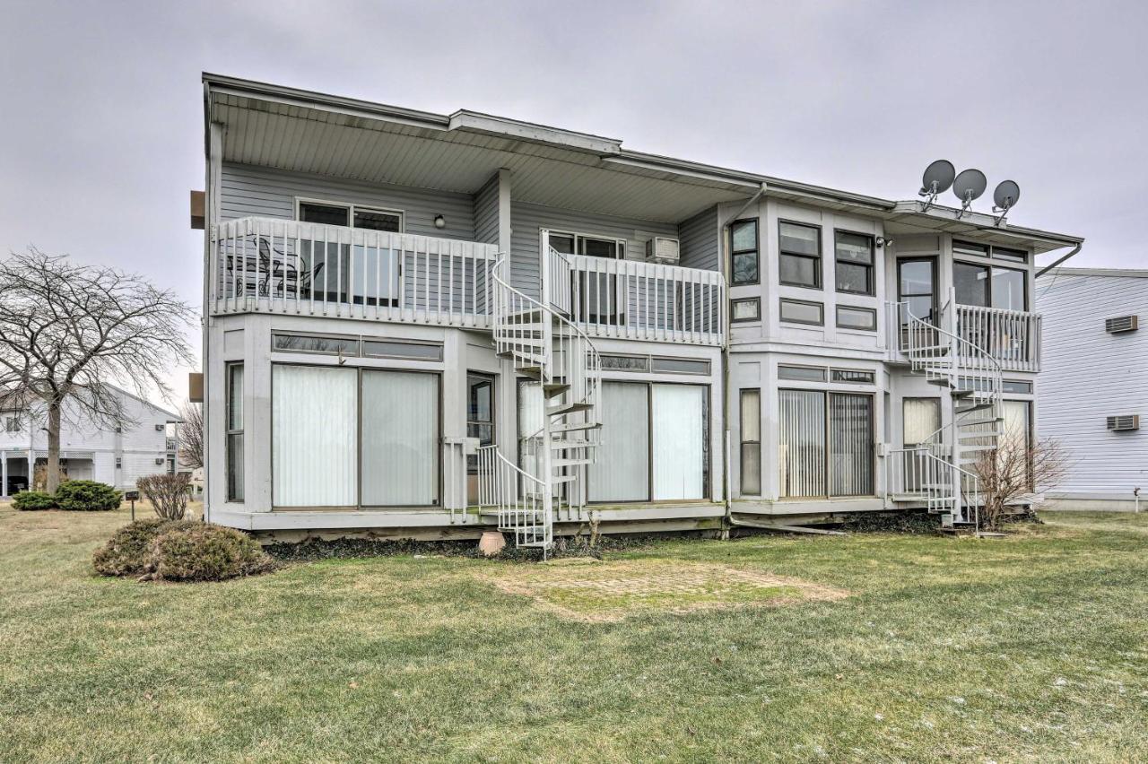 Condo With Balcony, Dock And Access To Lake Erie Sand Beach Zewnętrze zdjęcie
